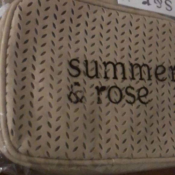 🦋NWT summer and rose cross body - Picture 3 of 3